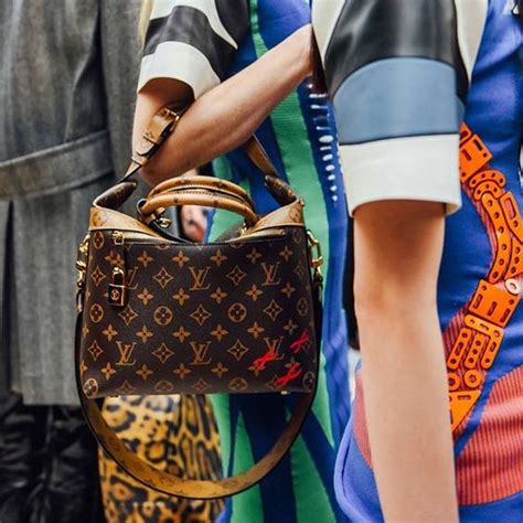 celebrities with lv city cruiser bag pics